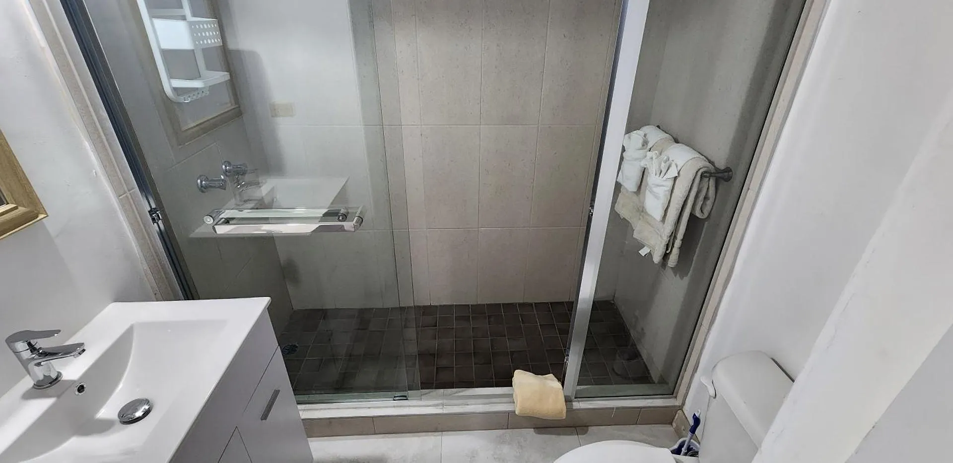 Cardiff Private Retreat Villa Scarlett Hall